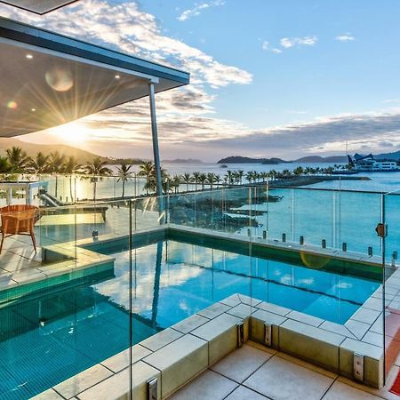 Pavillions Penthouse 25 - Luxury Waterfront Apartment With Private Roof Top Pool And Buggy Hamilton Island Exterior photo