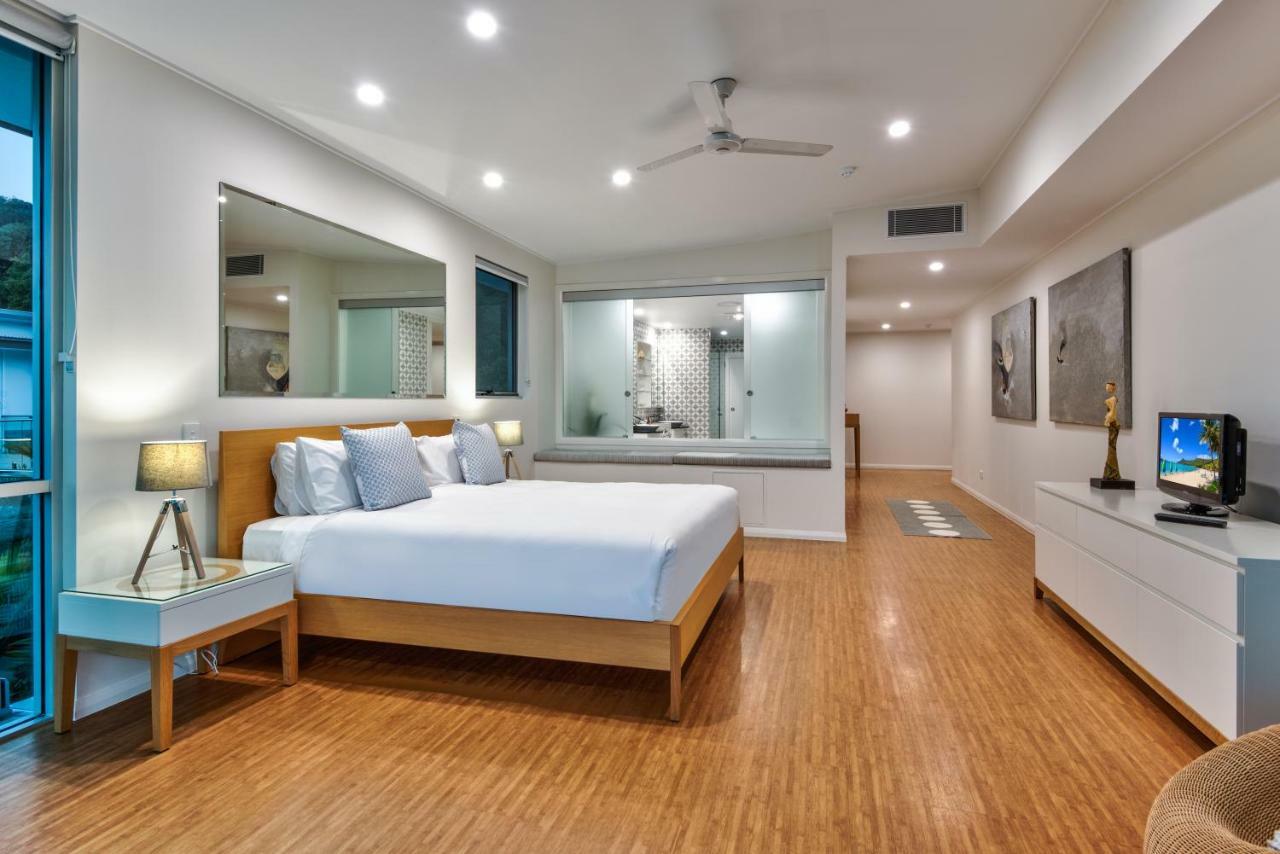Pavillions Penthouse 25 - Luxury Waterfront Apartment With Private Roof Top Pool And Buggy Hamilton Island Exterior photo