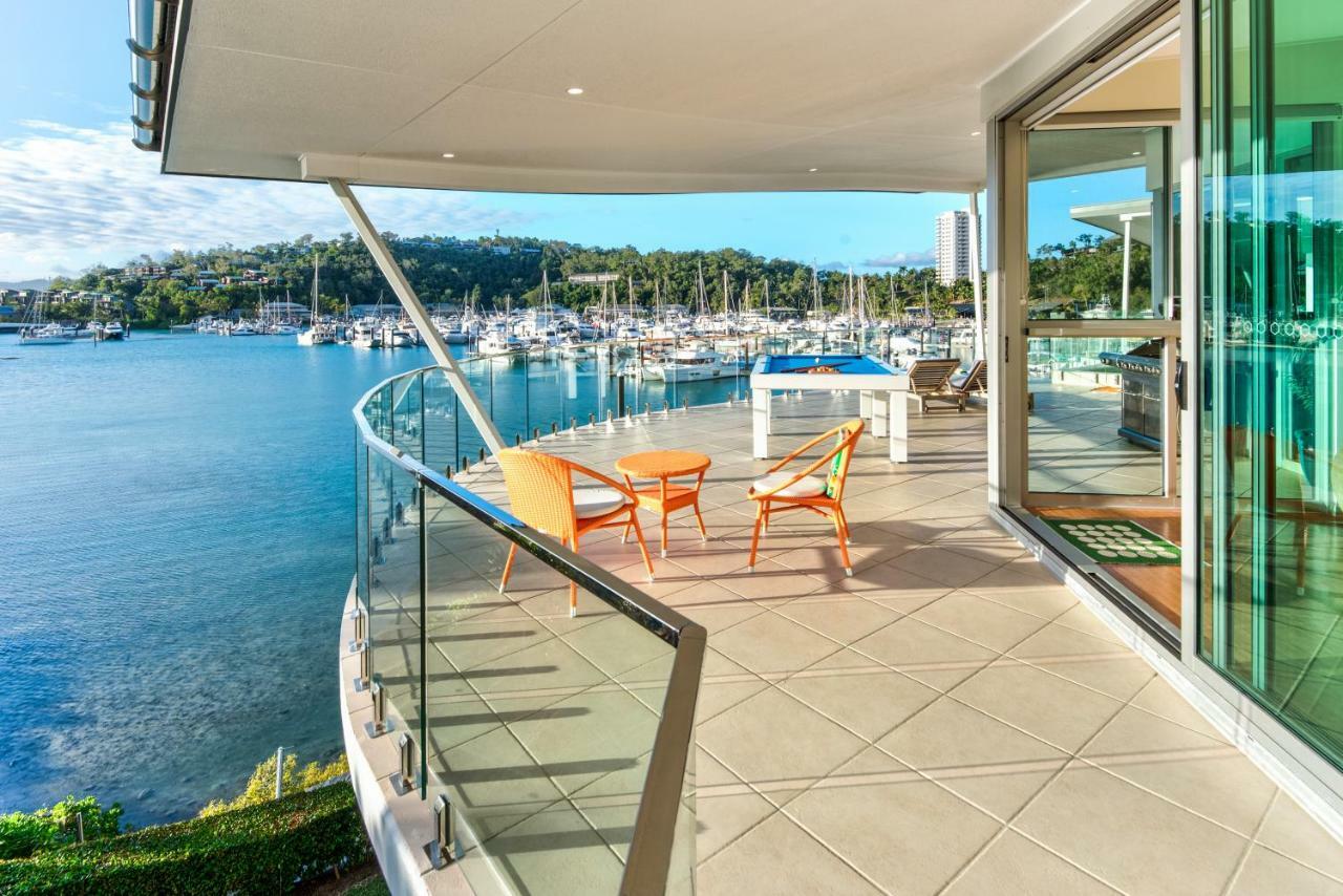 Pavillions Penthouse 25 - Luxury Waterfront Apartment With Private Roof Top Pool And Buggy Hamilton Island Exterior photo